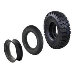 Pneumatic tire 815x15/14PR...