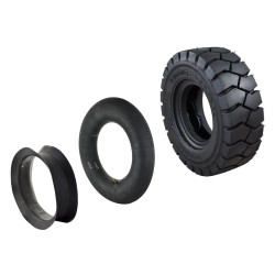 Pneumatic tire 700x12/14PR...