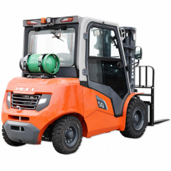 Forklift with cab Heli 5000...
