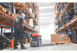 How do you prepare your business for the delivery of a new pallet truck? A guide for first-time buyers