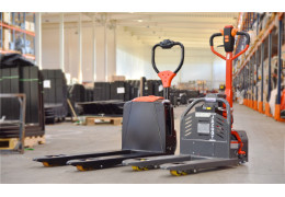 Electric pallet truck - when is it worth investing in one?