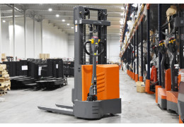 Electric lift truck - how to choose the best model for your warehouse?